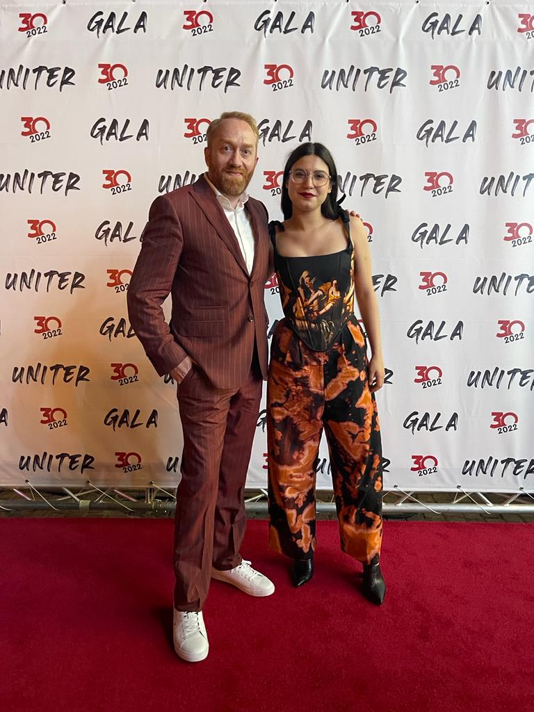 Regizoarea Irisz Kovacs şi directorul TSC Erwin Şimşensohn